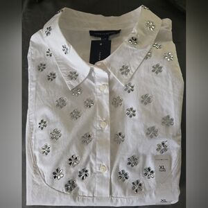 ***SALE***Tommy Hilfiger White Pull-over with top buttons